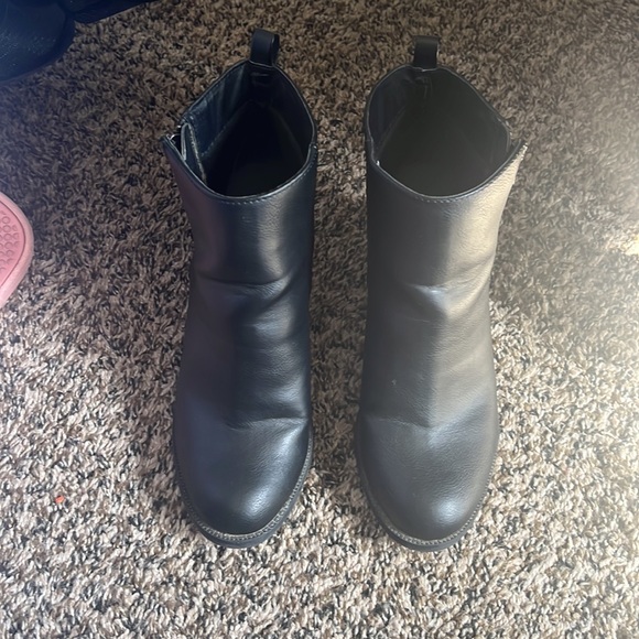 Black boots - Picture 5 of 7